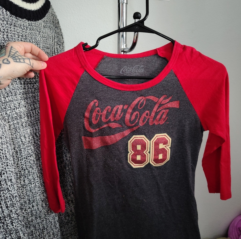 Coca Cola Red and Grey Glitter Y2K Raglan Baseball VTG Shirt